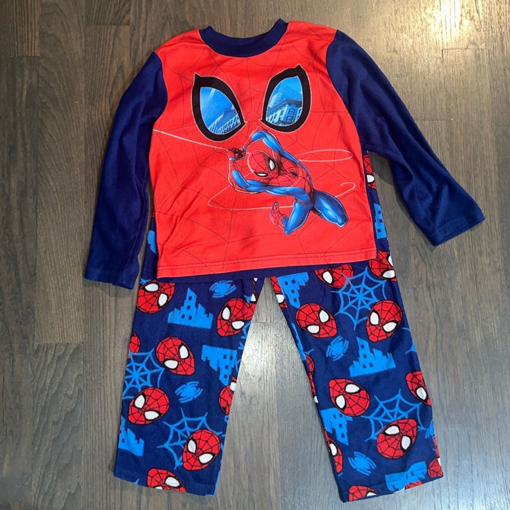 Boys Marvel Spider-Man 2 piece Pajamas top and bottom set Size 10